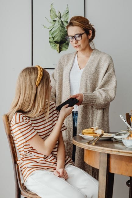 Cách xử lý khi trẻ truy cập web xấu cho bé tại Hà Nội: Cẩm nang dành cho phụ huynh