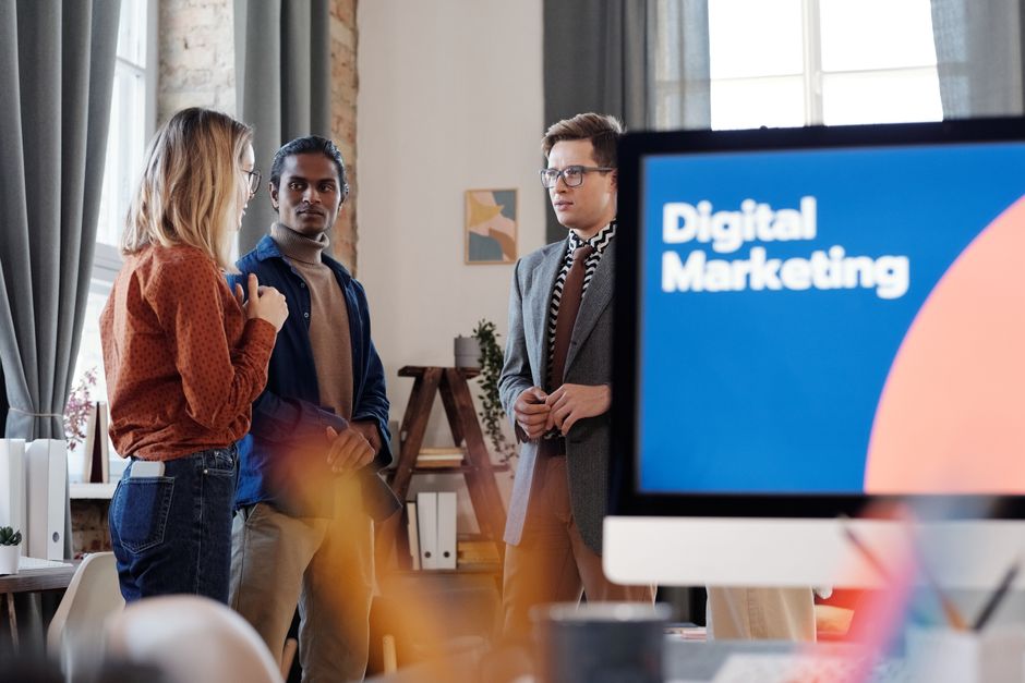 Lộ trình học khóa học marketing online trực tuyến từ A đến Z cho người mới bắt đầu - Hình ảnh chi tiết