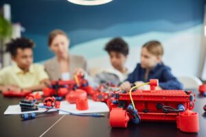 Ứng dụng công nghệ STEM vào giảng dạy lập trình: Lập trình hay Robotics? - Hình ảnh chi tiết