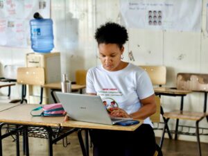 Bí quyết chinh phục khóa học online tương tác cho người mới bắt đầu đạt hiệu quả cao - Khóa Học Online
