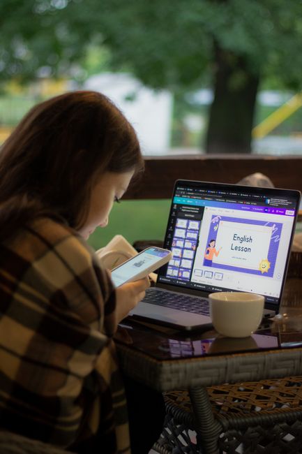 Cẩm nang học trực tuyến E-learning: Giải pháp đào tạo toàn diện cho doanh nghiệp hiện đại