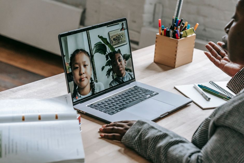 Top 5 Lợi ích khi chọn lớp học khóa học online tương tác cho trẻ phát triển toàn diện